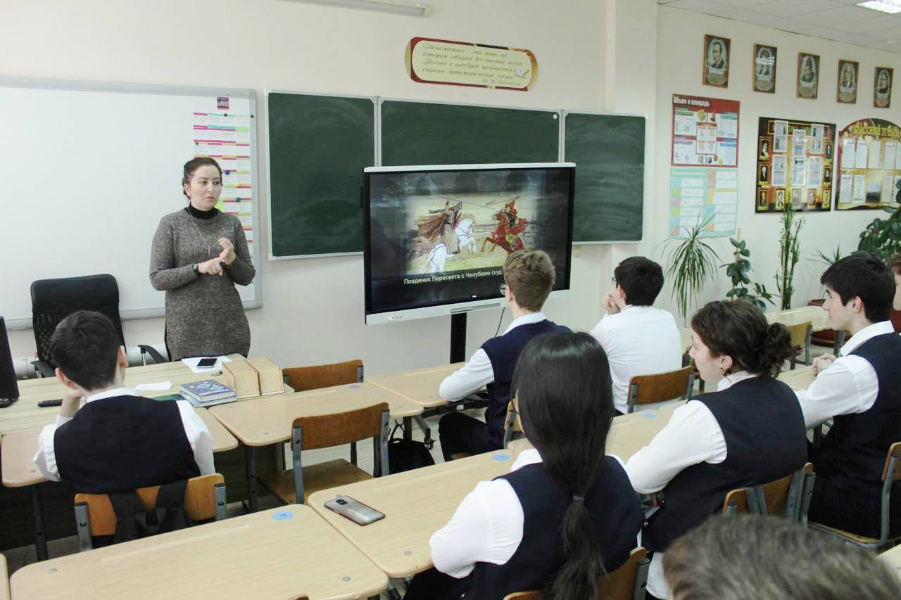 В школах республики прошло внеурочное занятие "Разговор о важном" по теме "День защитника Отечества"